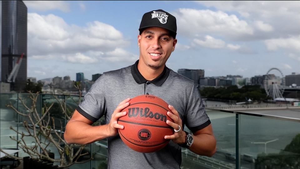 Hjk, 他早年在西 Hjk, 他早年在西