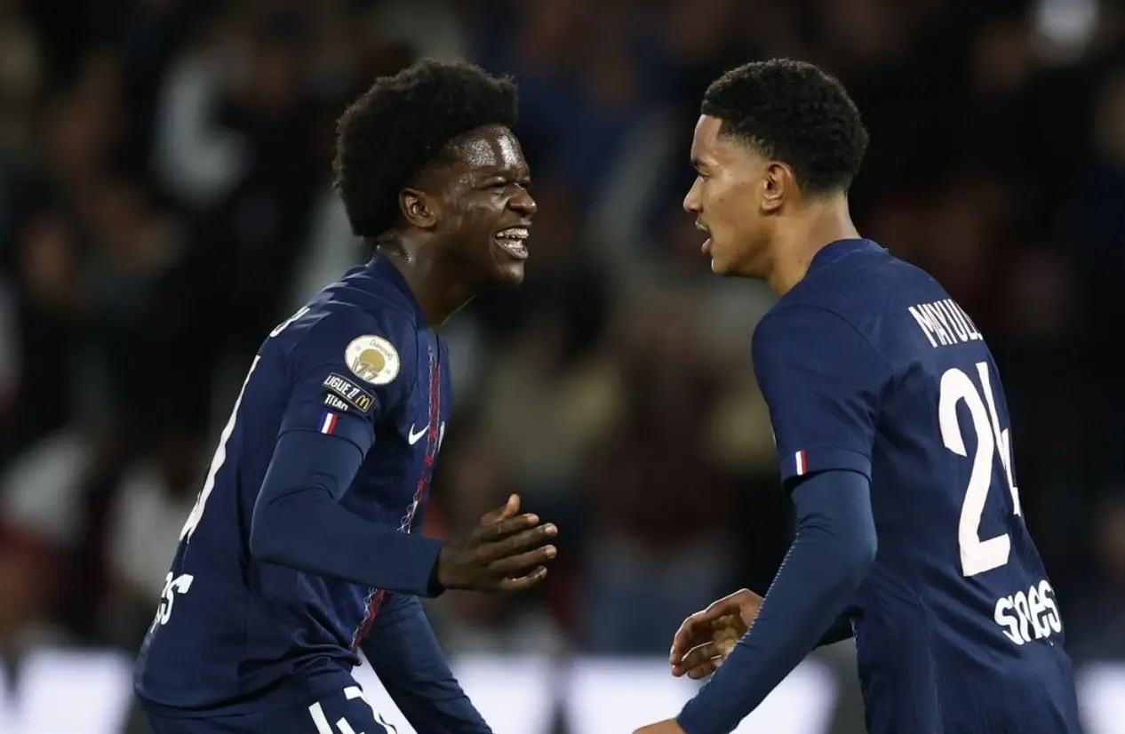 领跑射手榜, 战斯特拉斯, 李刚仁差一 领跑射手榜, 战斯特拉斯, 李刚仁差一