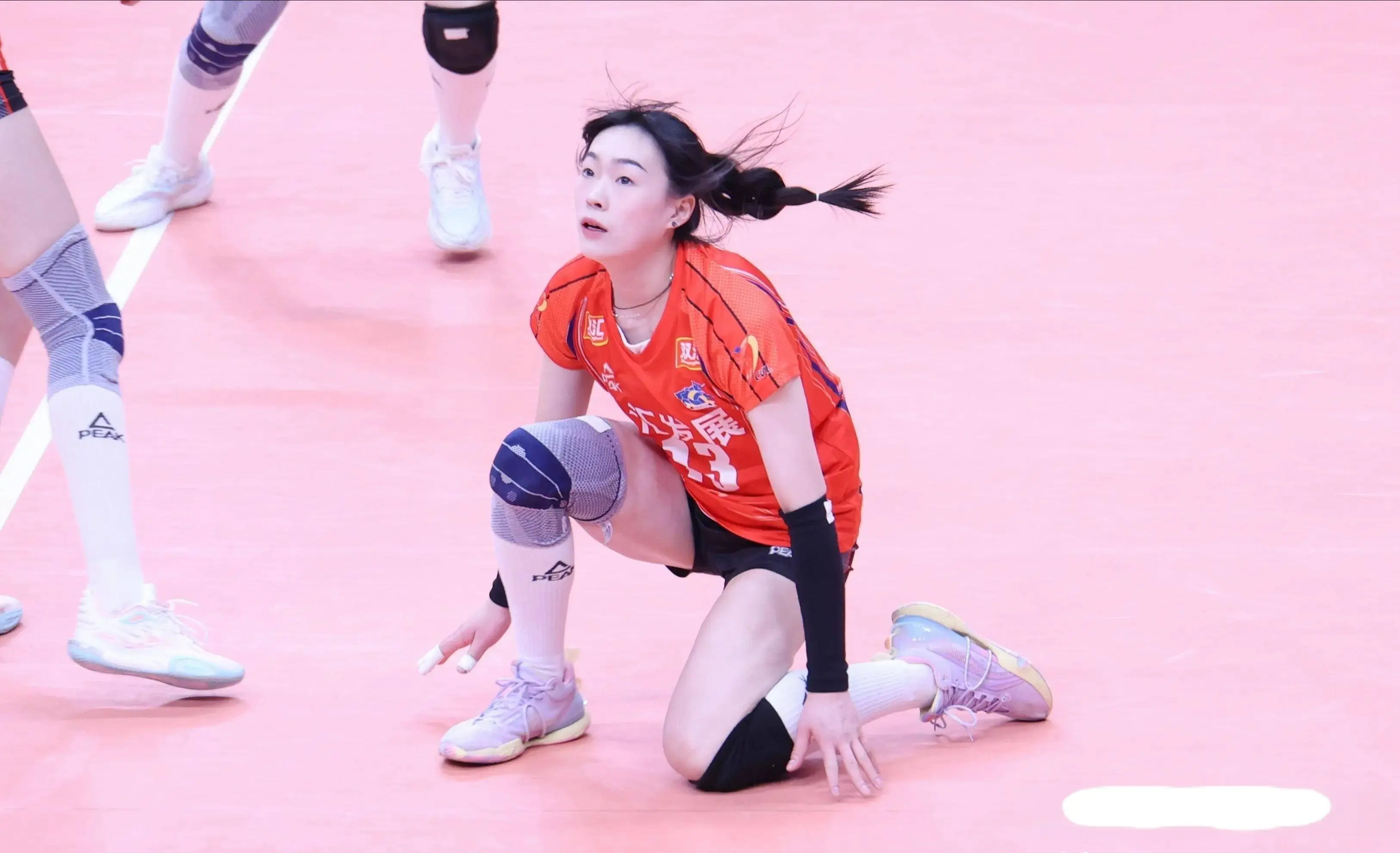 明确更简单, 朱婷