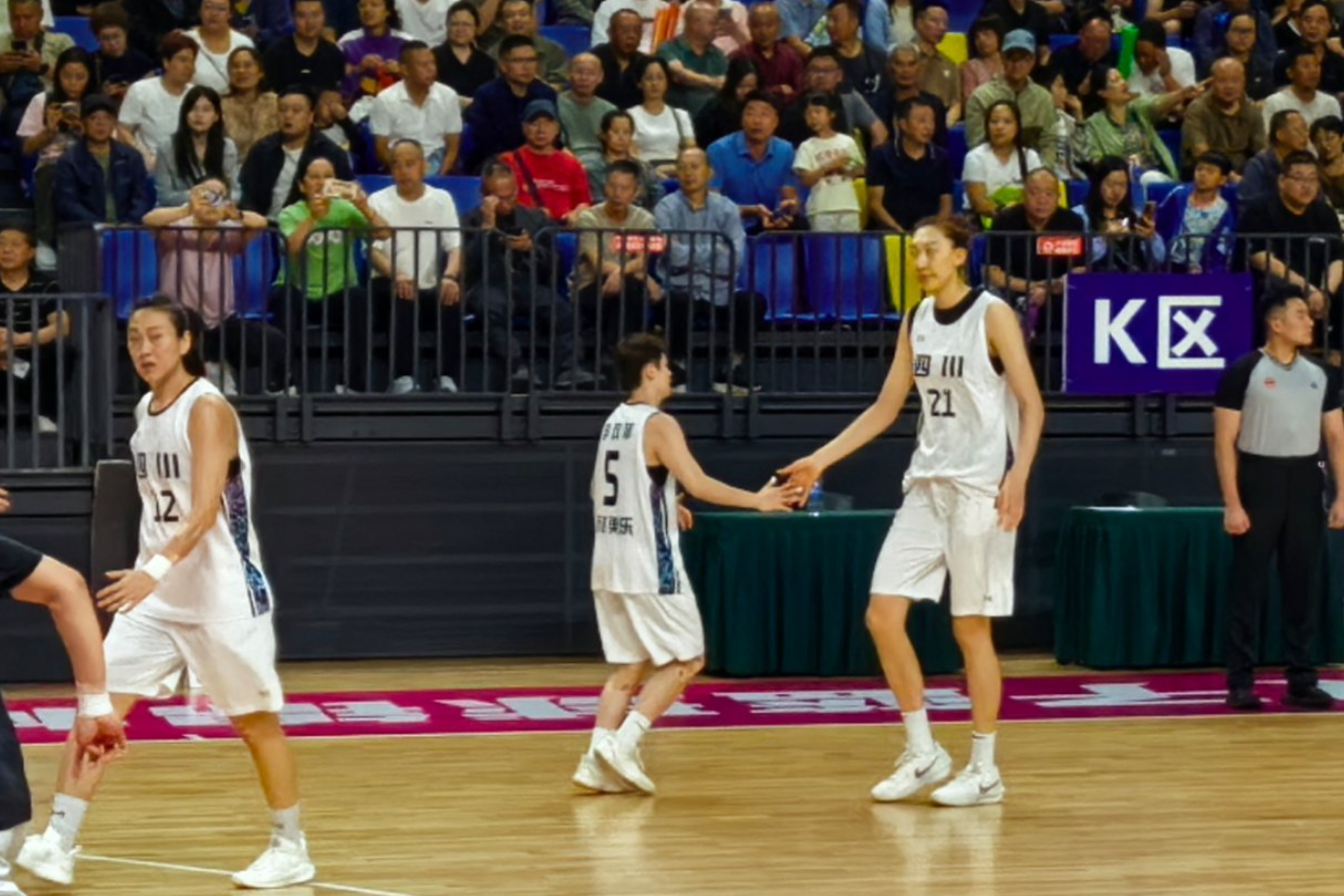 大胜武汉盛, 她入选了最